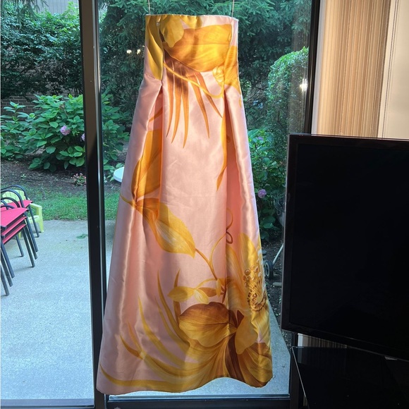 Dennis Basso Handmade in New York City Gown. New. - Picture 2 of 16